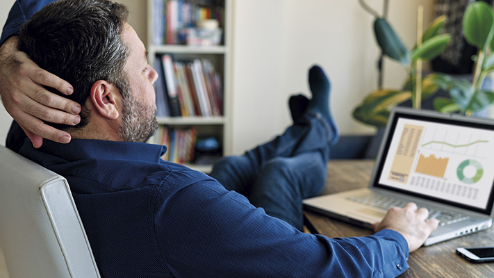 Employee experiencing benefits and challenges of working from home